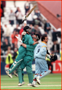 Roger Twose lifts Adam Parore after beating India.