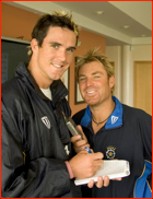 Kevin Pietersen & Shane Warne turn the tables on the press