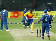 Nasser Hussain runs during a totesport league match